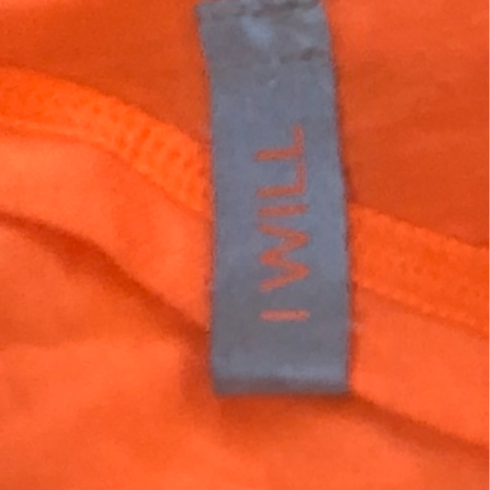 Under Armour Heat Gear Woman’s Top Size Medium Orange Semi Fitted Workou… - Picture 5 of 6